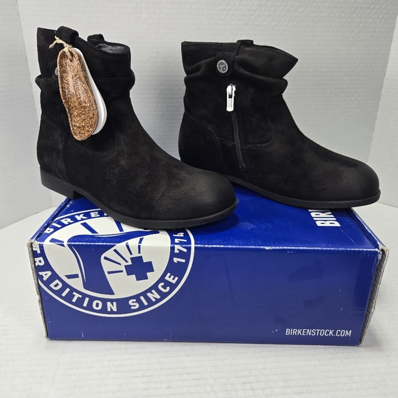 Birkenstock Shoes - Birkenstock Sarnia Black Waxed Suede Chelsea Ankle Boots Size EU 36 narrow US 5